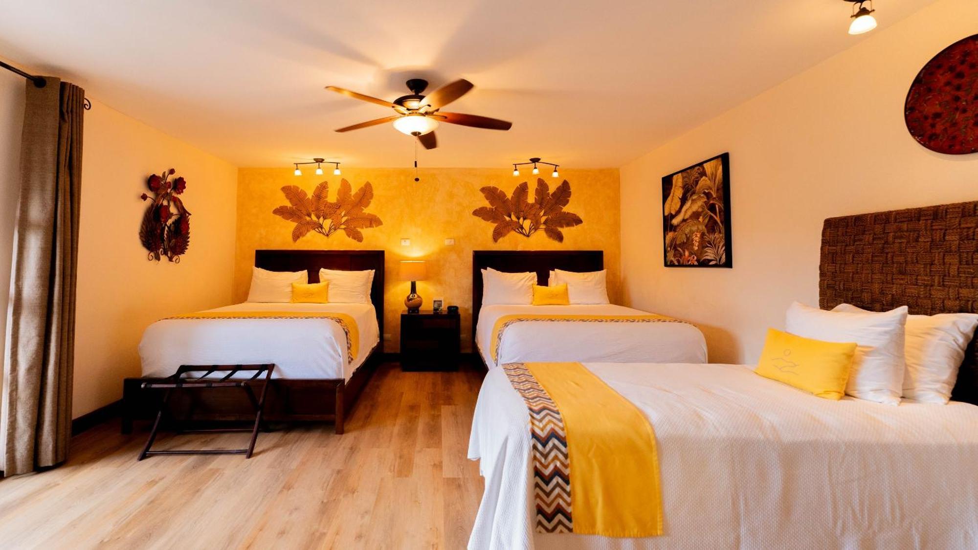 Buena Vista Chic Hotel Pilas Exterior photo