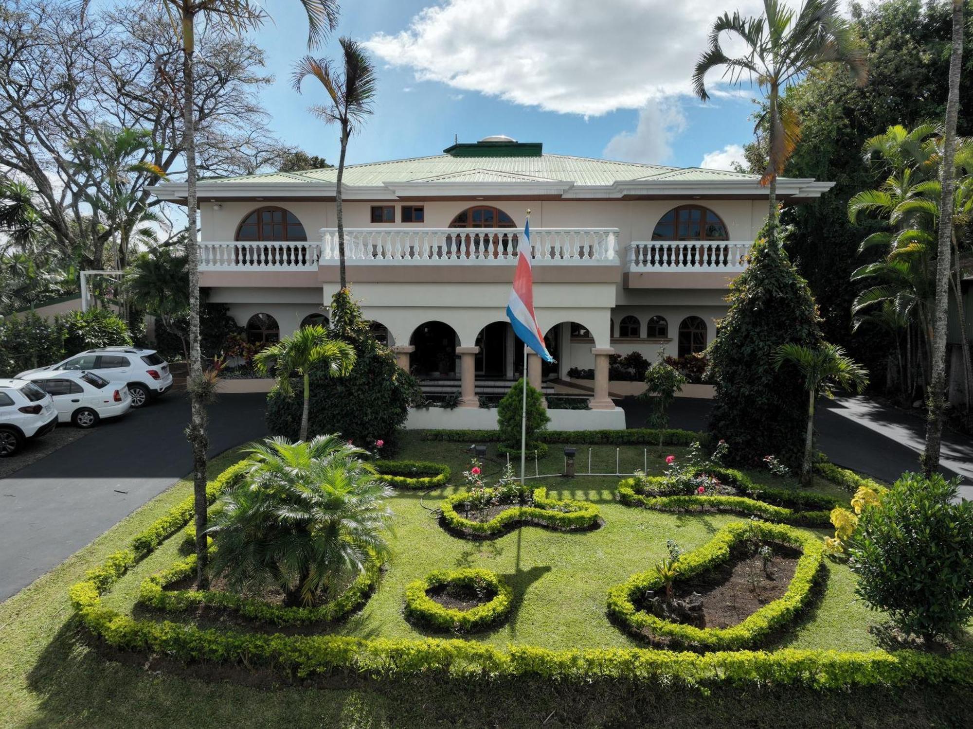 Buena Vista Chic Hotel Pilas Exterior photo