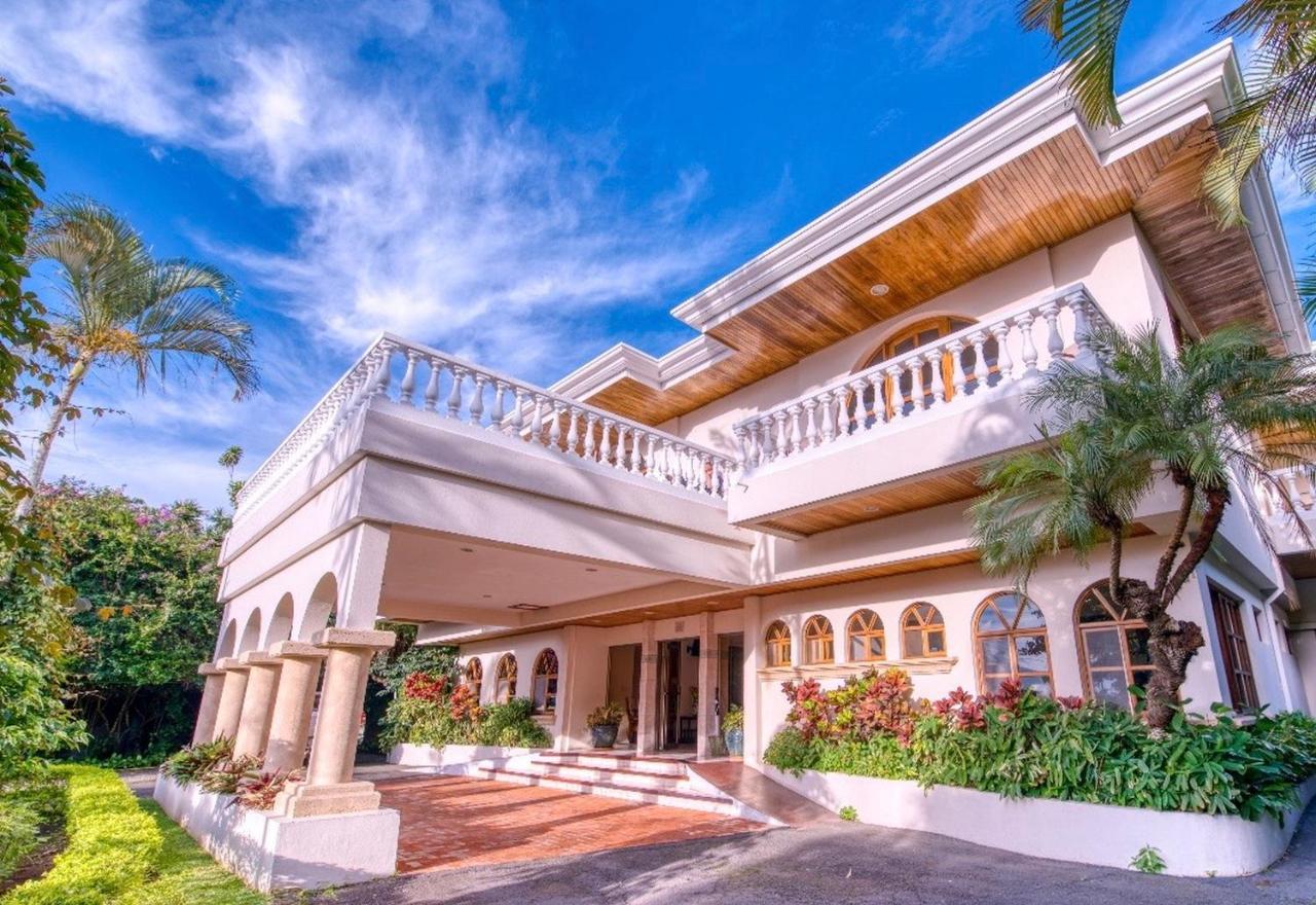 Buena Vista Chic Hotel Pilas Exterior photo